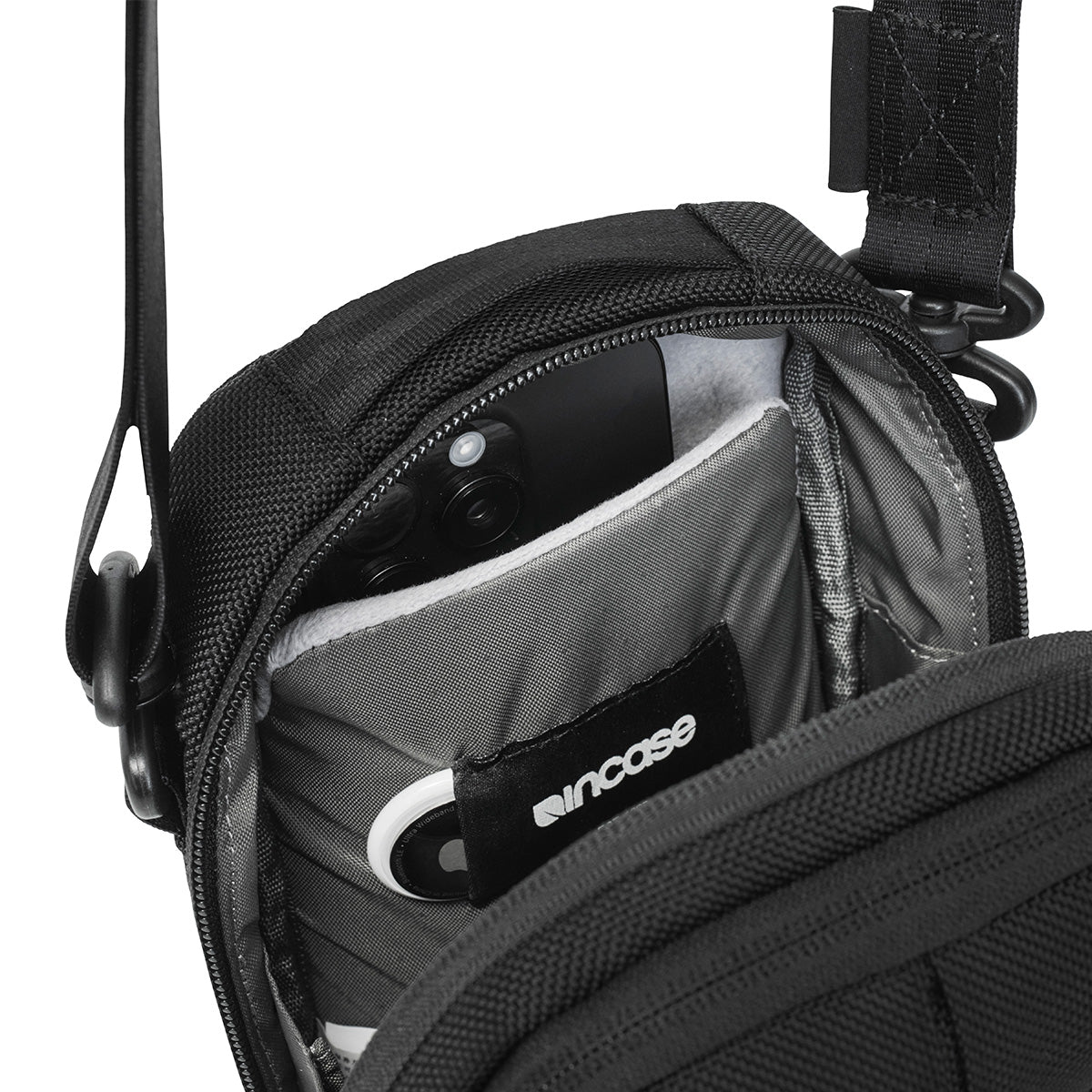 Tracks Small Shoulder Pouch / 2L -Black-