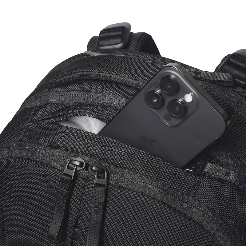 Tracks Backpack 25L -Black-
