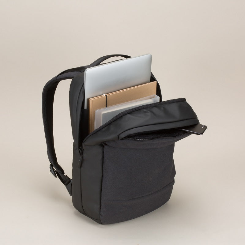 City Compact Backpack / 19L -Black-