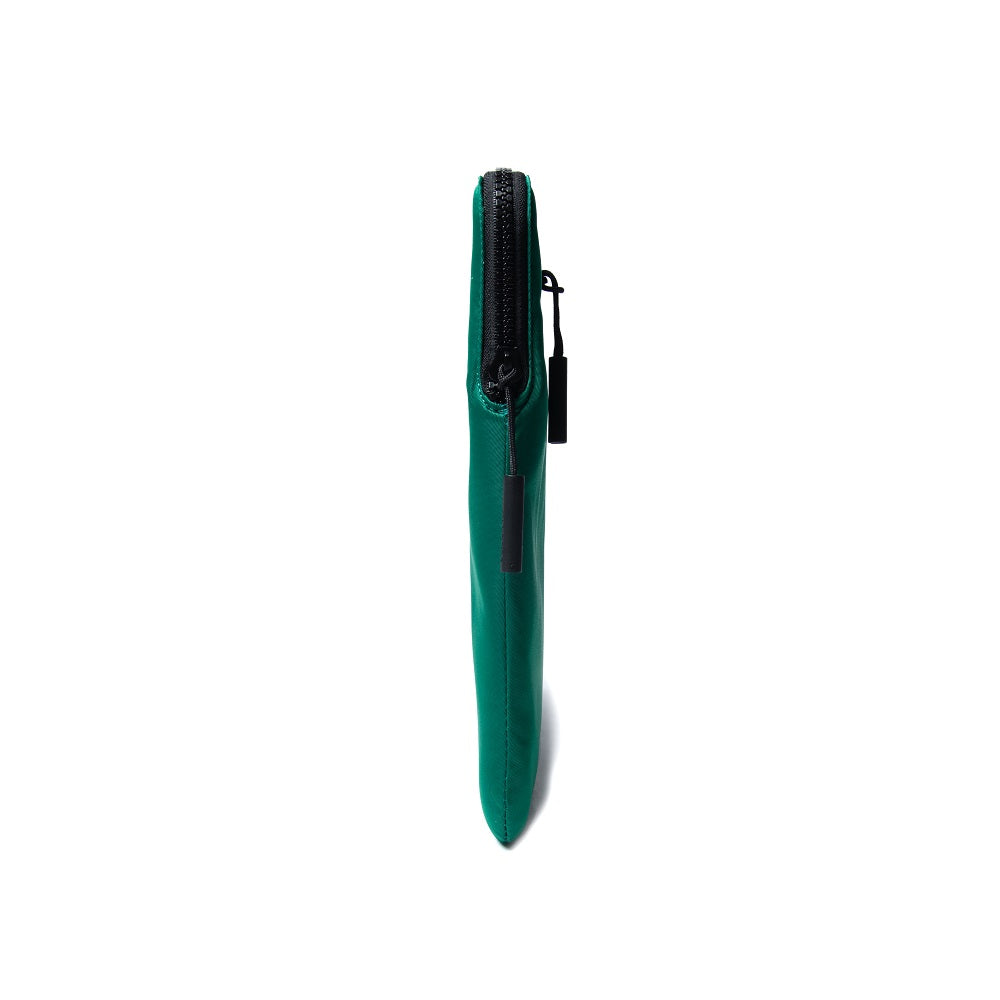 Compact Sleeve in Flight Nylon for MacBook Pro 13" -Dk Green-