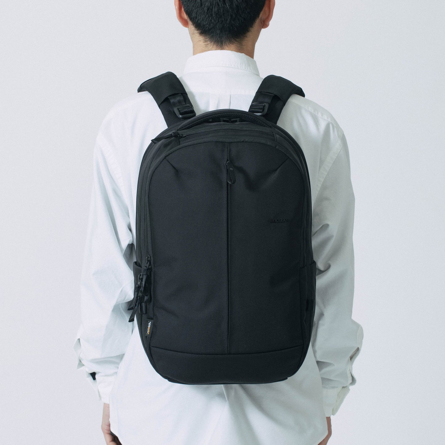 Tracks Backpack 25L -Black-