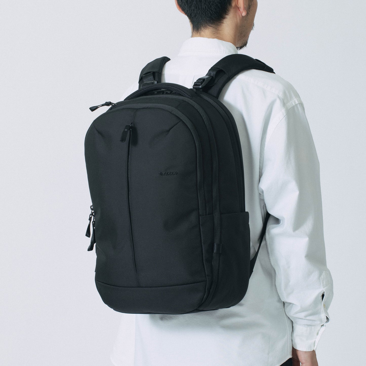 Tracks Backpack 25L -Black-