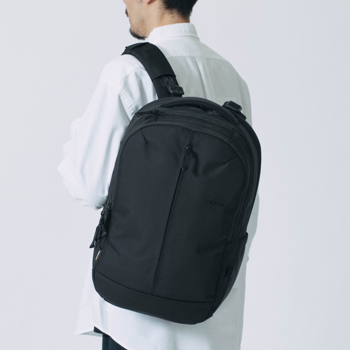 Tracks Backpack 25L -Black-