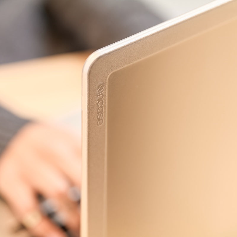 Edge Hardshell Case for MacBook Pro 14“ -Clear-(STORE LIMITED)