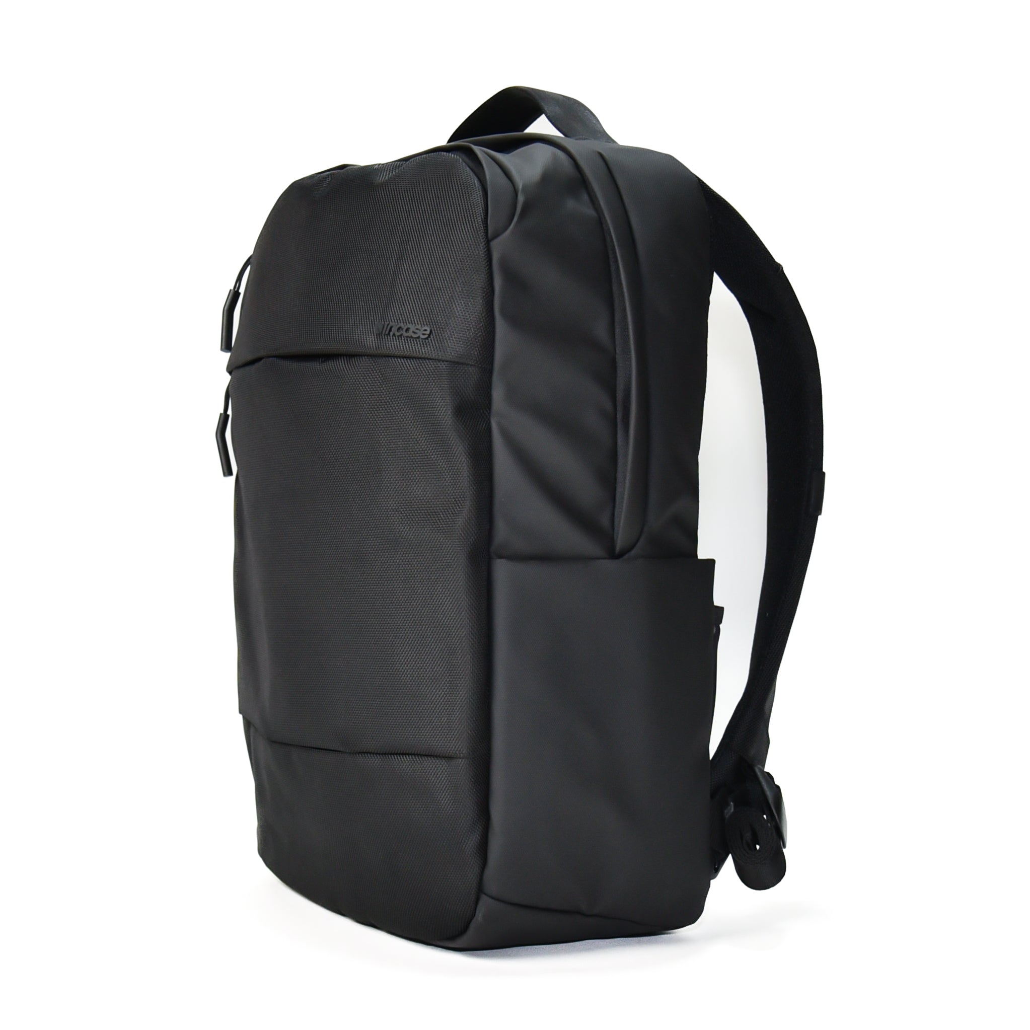 Incase（インケース）公式通販 シティコンパクト(City Compact Backpack) 大容量 軽量 ビジネスリュック