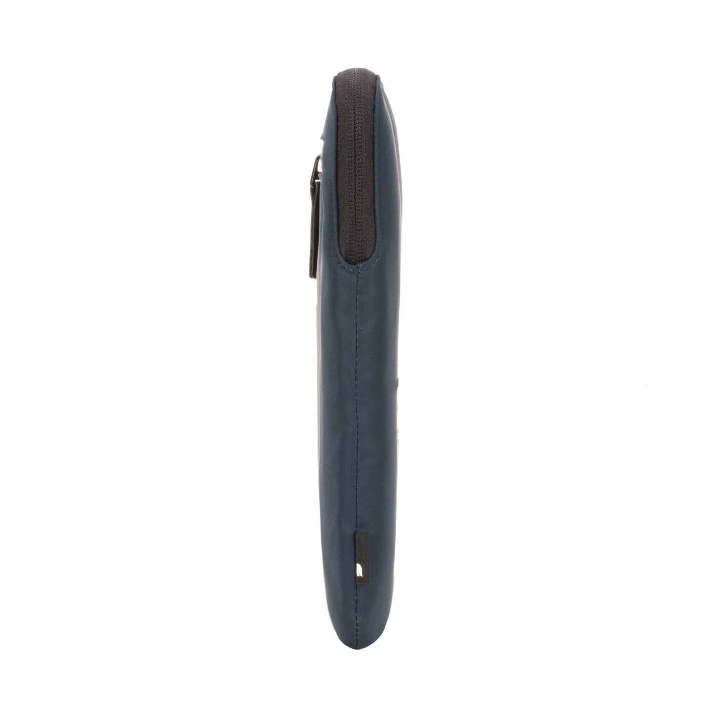 Compact Sleeve in Flight Nylon for MacBook Pro 14" -Navy-