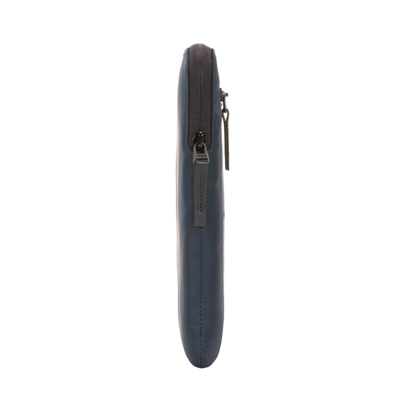 Compact Sleeve in Flight Nylon for MacBook Pro 14" -Navy-