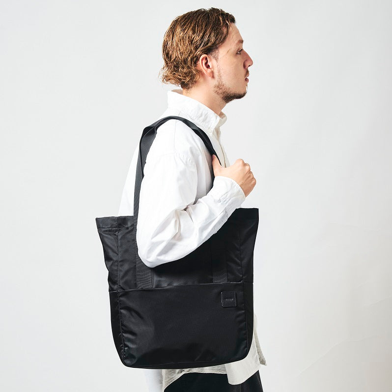 Compass Tote With Flight Nylon - Black -