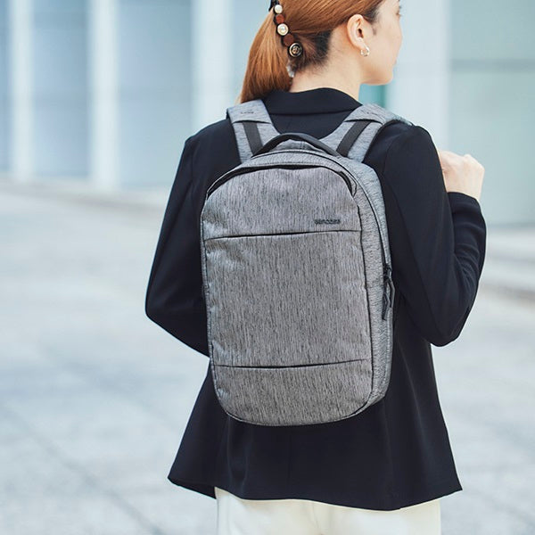 シティドット(City Dot Backpack) -ヘザーブラック-女性-ビジネス-リュック-Incase（インケース）公式通販