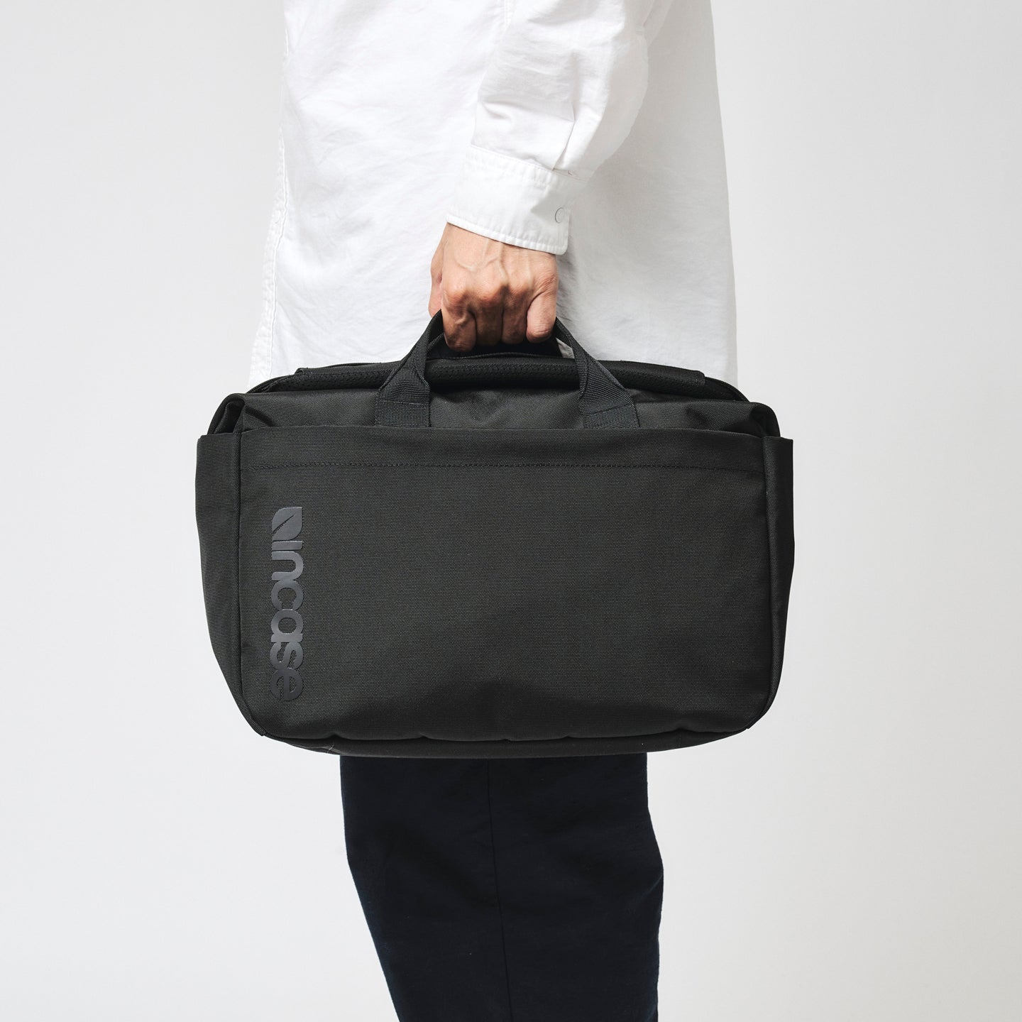 Grid Shoulder Bag 15L -Black-