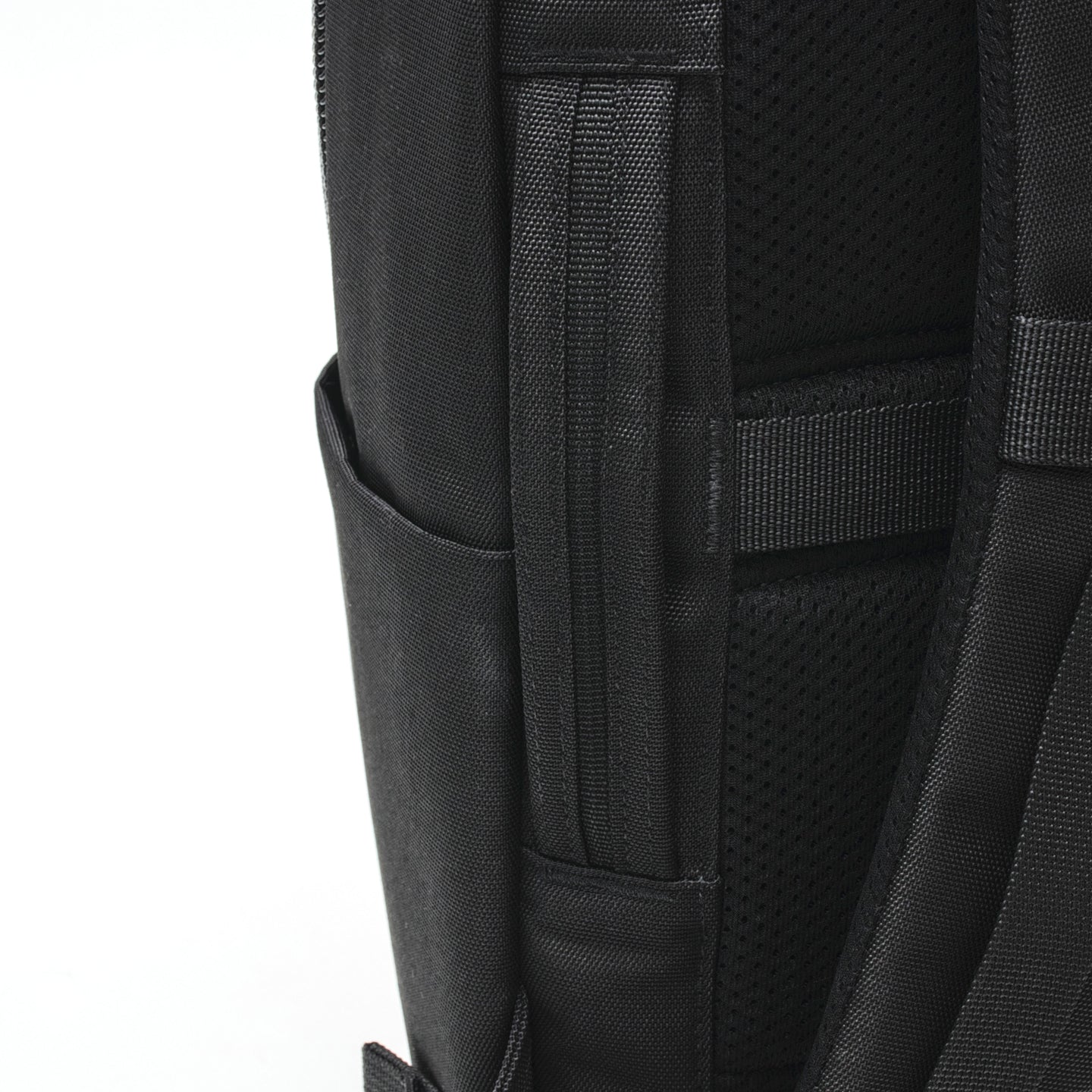 Grid Backpack 18L -Black-