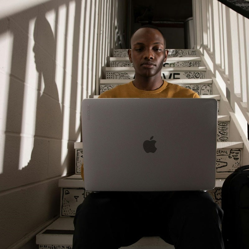 ハードシェルケース ドット マックブックプロ16インチ(Hardshell Case