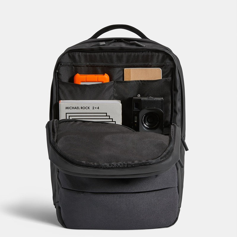 Incase（インケース）公式通販 シティバックパック(City Backpack) 黒(ブラック) ビジネスリュック 大容量 軽量