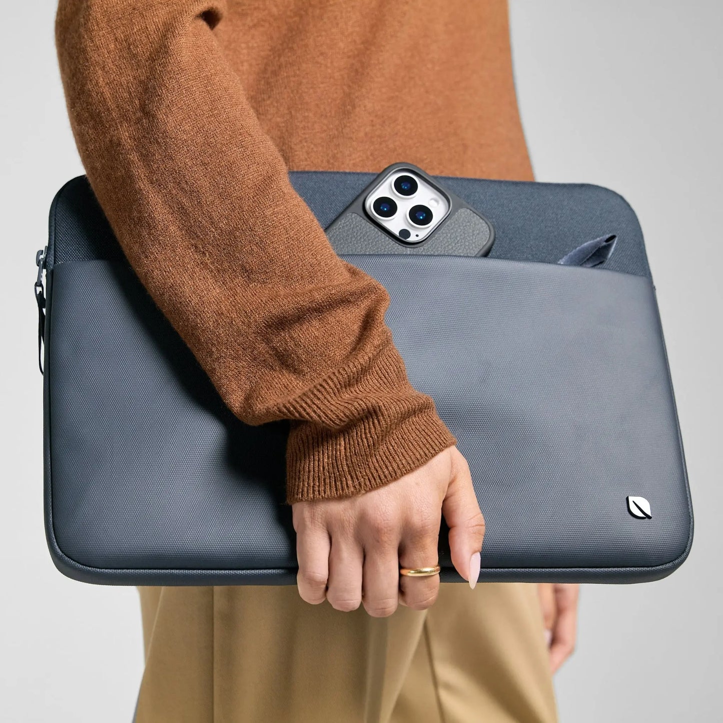 A.R.C. Sleeve for 14” Laptop - Navy -