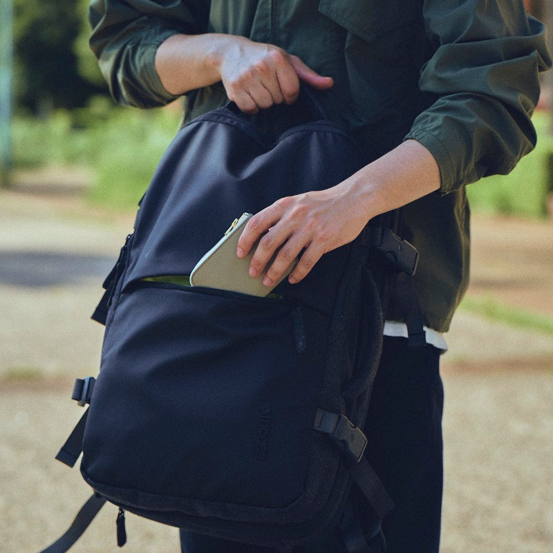 EO Travel Backpack -Black-