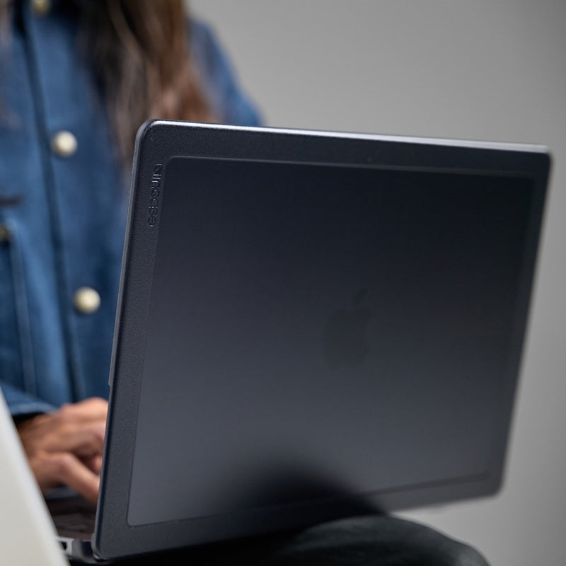 Edge Hardshell Case for MacBook Pro 14“ -Black-（STORE LIMITED）
