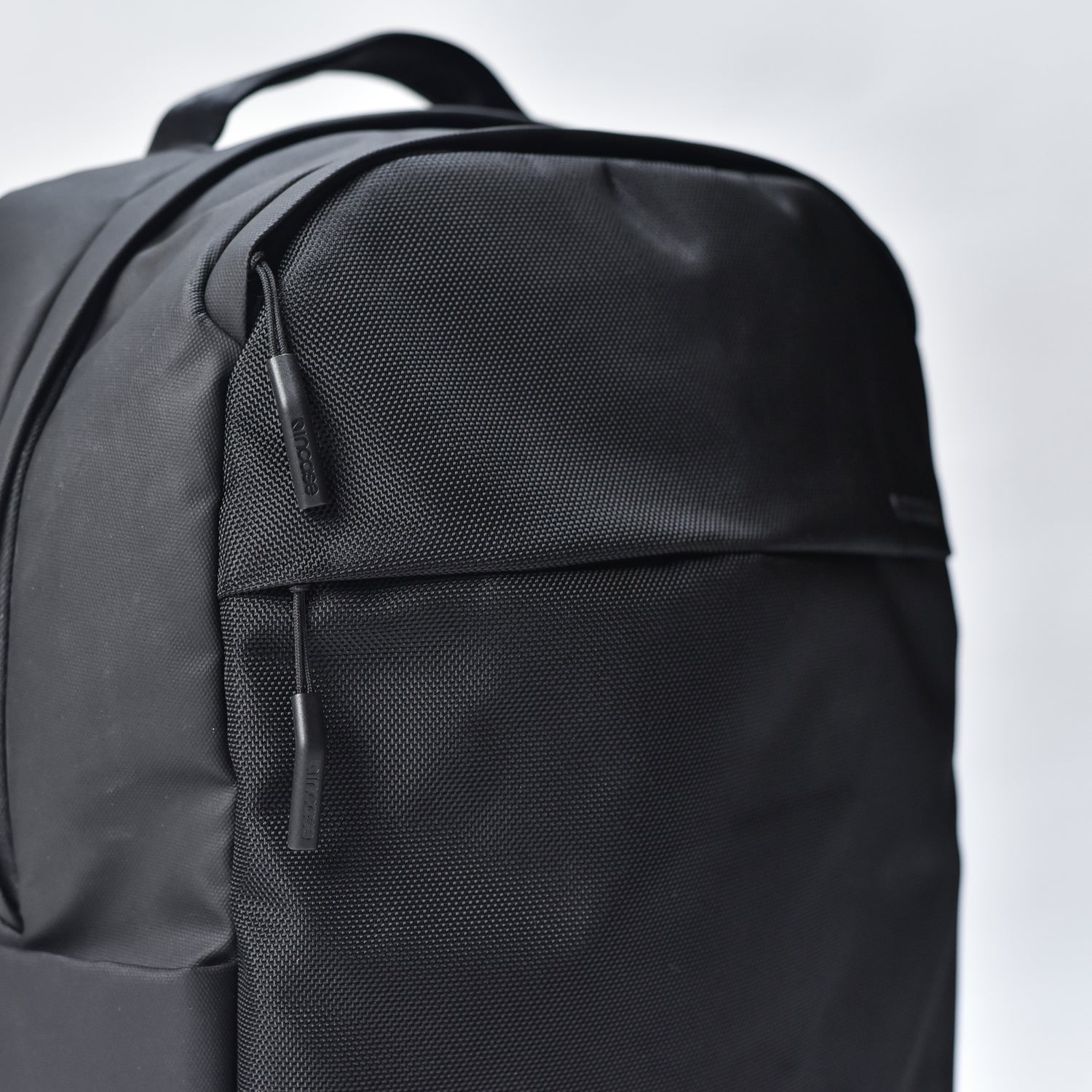 Incase（インケース）公式通販 シティコンパクト(City Compact Backpack) 大容量 軽量 ビジネスリュック –  Incase(インケース) 公式通販