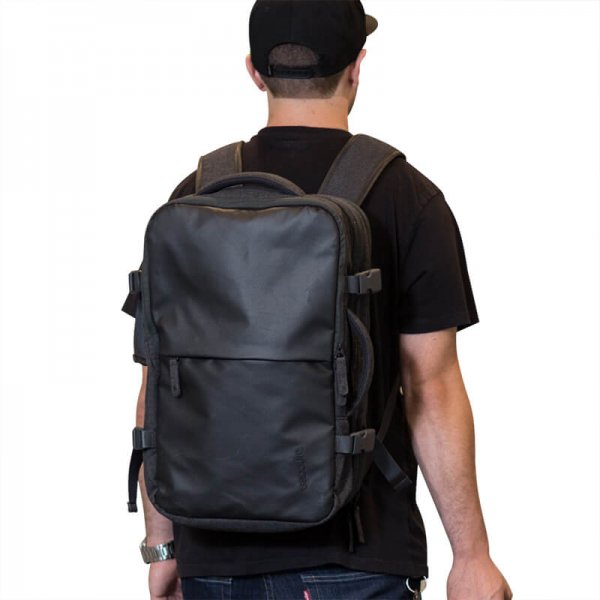 EO Travel Backpack -Black-