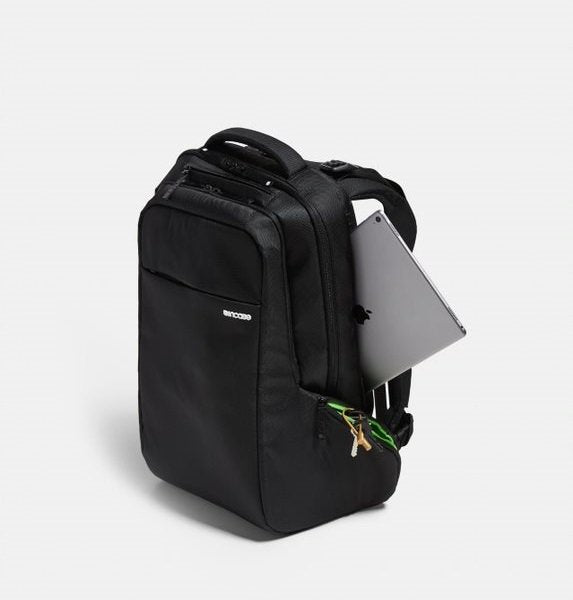 アイコンバックパック(Icon Backpack) -紺(ネイビー)-ビジネス-大容量-リュック-Incase（インケース）公式通販 – Incase(インケース)  公式通販