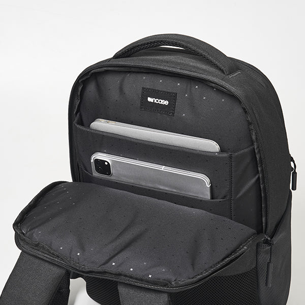 ファセット25lバックパック(Facet 25L Backpack) -黒(ブラック)-軽量 