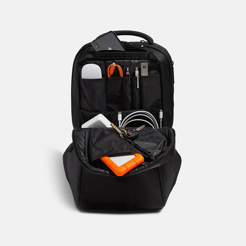 【美品】INCASE ICON BACKPACK CL55532